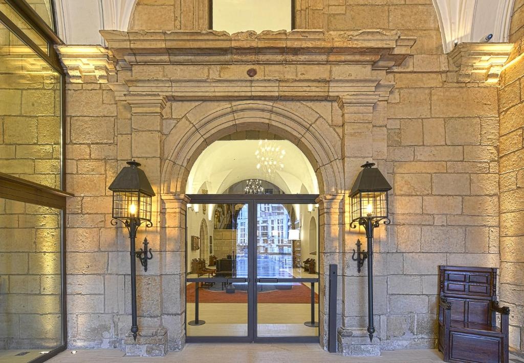 Parador De Leon  Property Views  Entrance 21