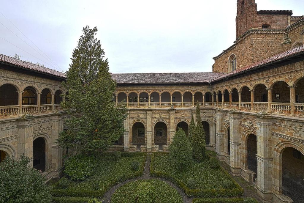 Parador De Leon  Property Views  Exterior View 70