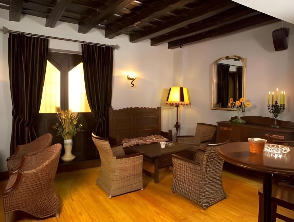 Hotel La Posada Regia  Property Views  Interior View 3