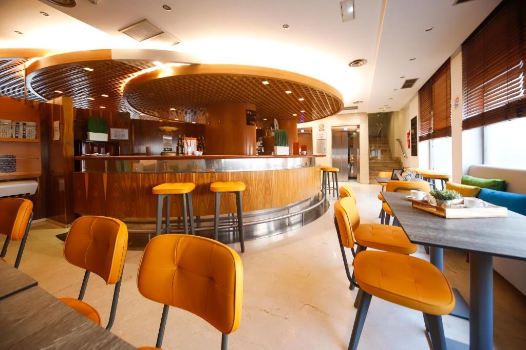 Silken Luis De Leon Hotel  Dining  Restaurant 4