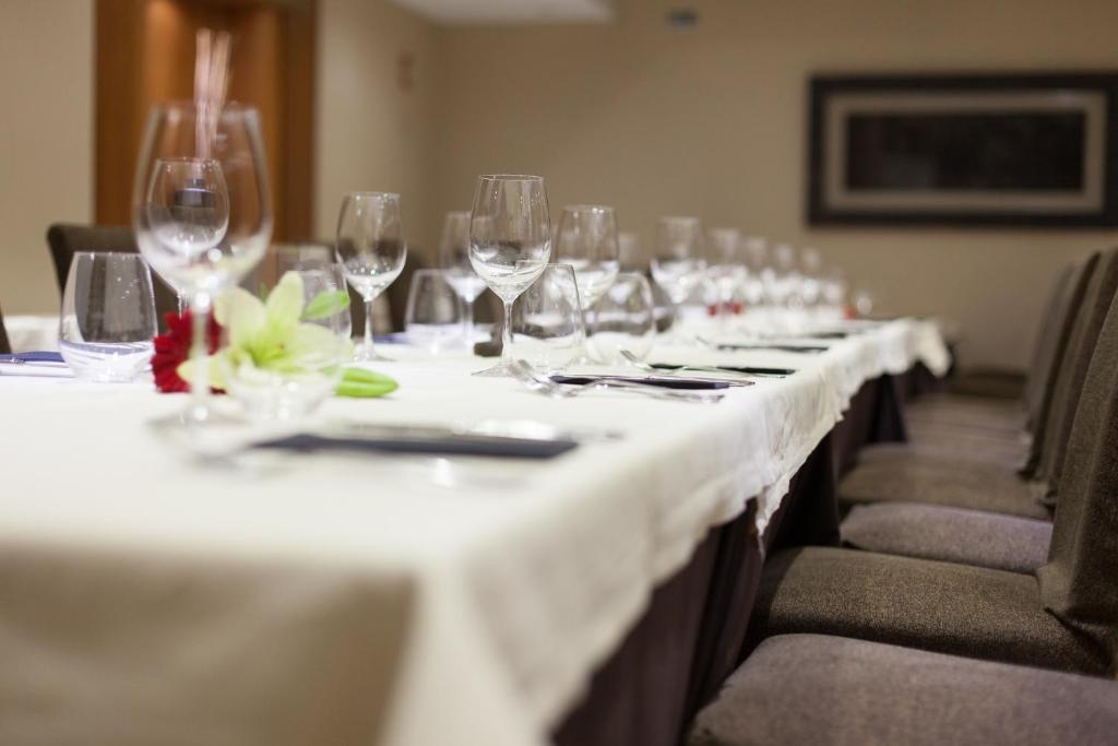 Silken Luis De Leon Hotel  Facilities  Barlounge 7