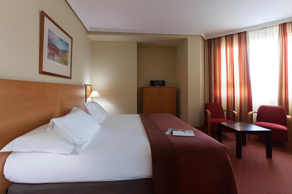 Silken Luis De Leon Hotel  Rooms  Rooms Image 10 10