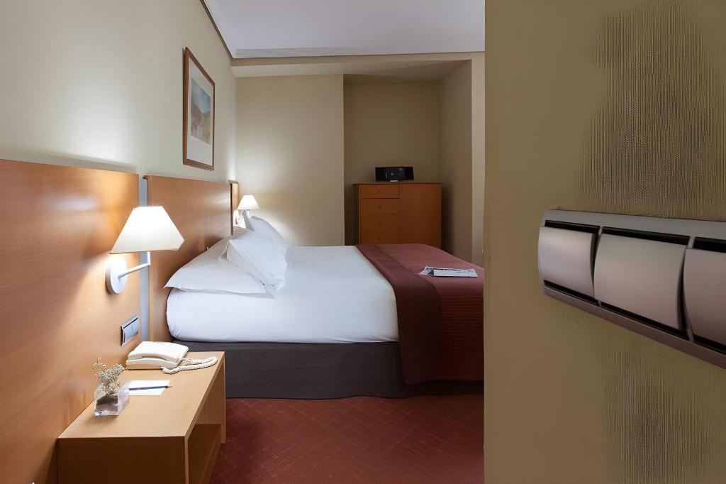 Silken Luis De Leon Hotel  Rooms  Rooms Image 12 12