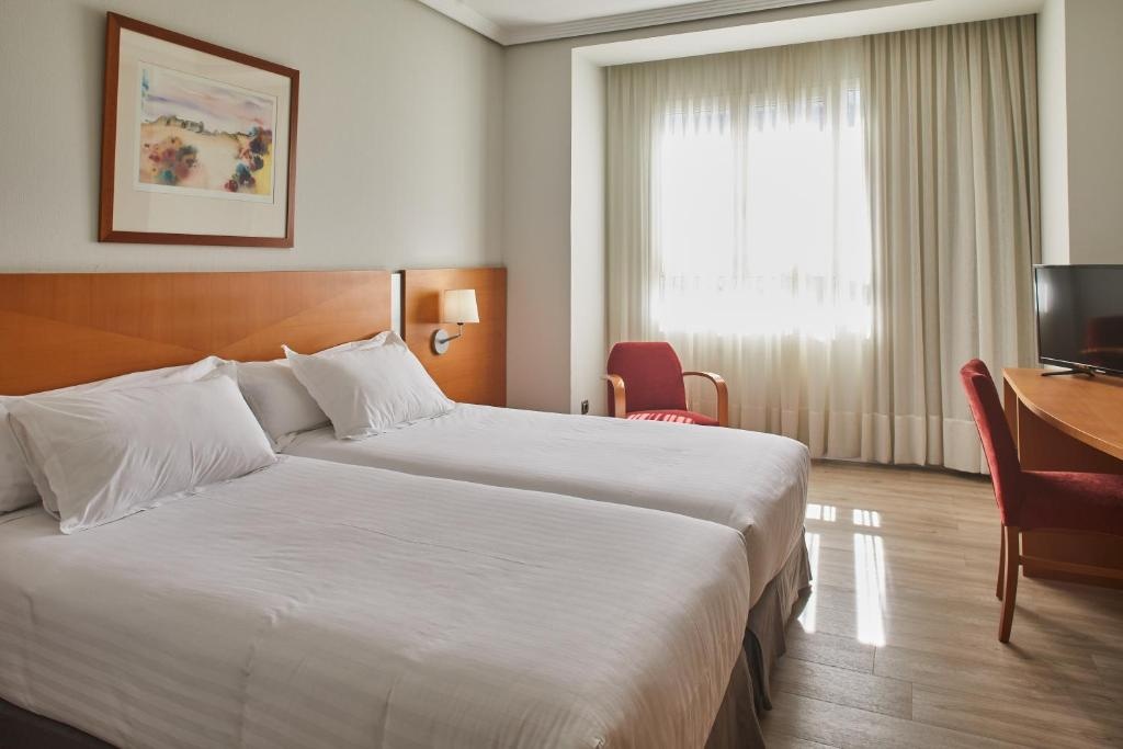 Silken Luis De Leon Hotel  Rooms  Rooms Image 1 1