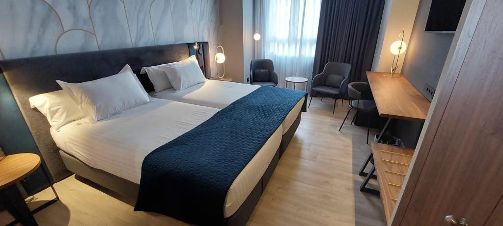 Silken Luis De Leon Hotel  Rooms  Rooms Image 2 2