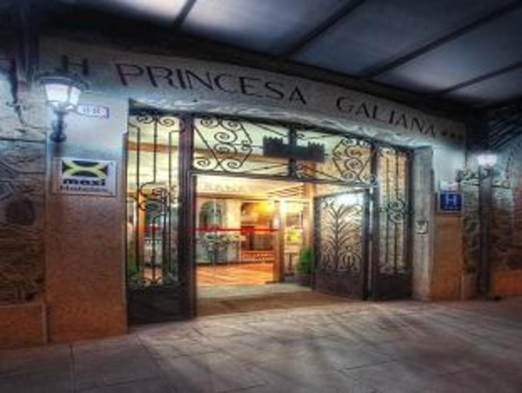 Princesa Galiana  Property Views  Entrance 4