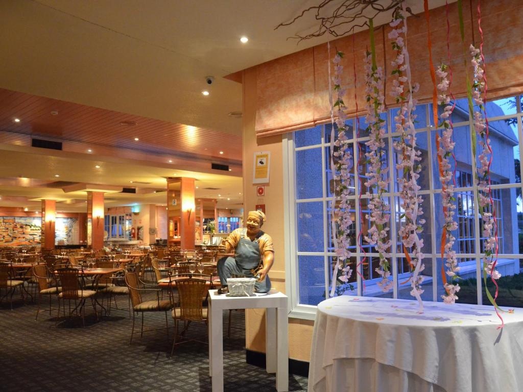 Beatriz Toledo Auditorium Spa  Dining  Restaurant 8