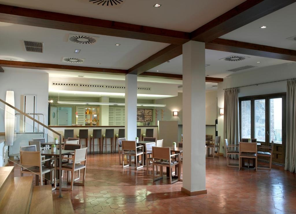 Parador De Toledo  Facilities  Barlounge 18