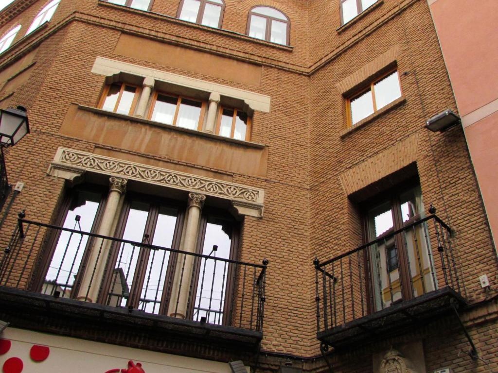 CASON DEL CORPUS Apartamento Deluxe 1 Go Native Toledo 10 PLAZAS  Property Views  Entrance 7