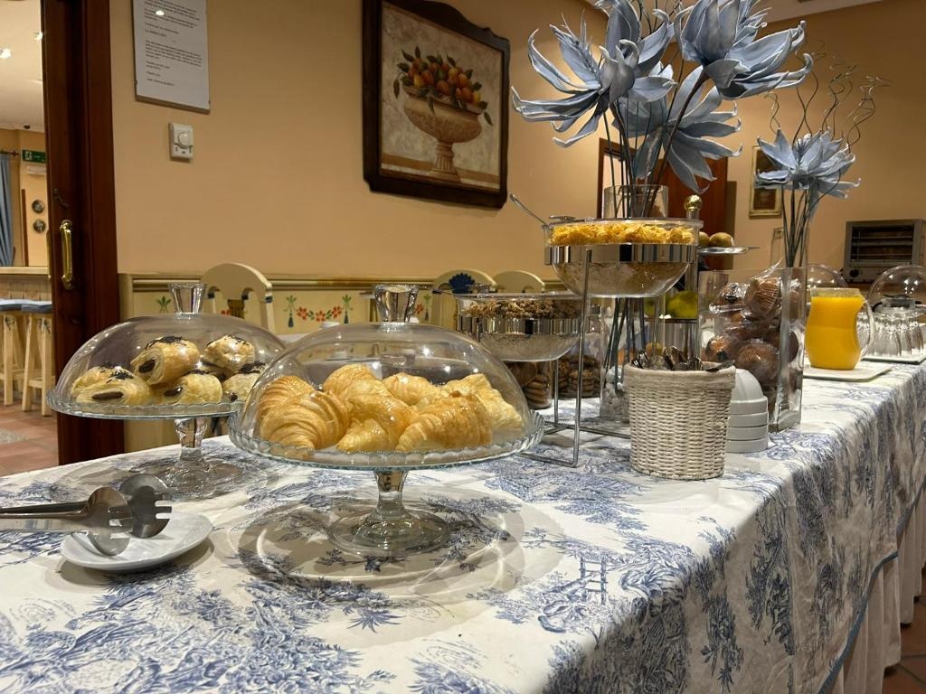 Hotel Casona De La Reyna  Dining  Food And Beverages 3