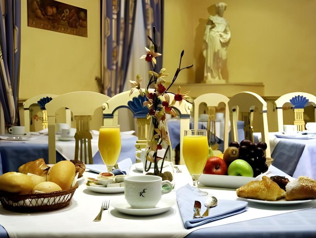 Hotel Casona De La Reyna  Dining  Restaurant 4
