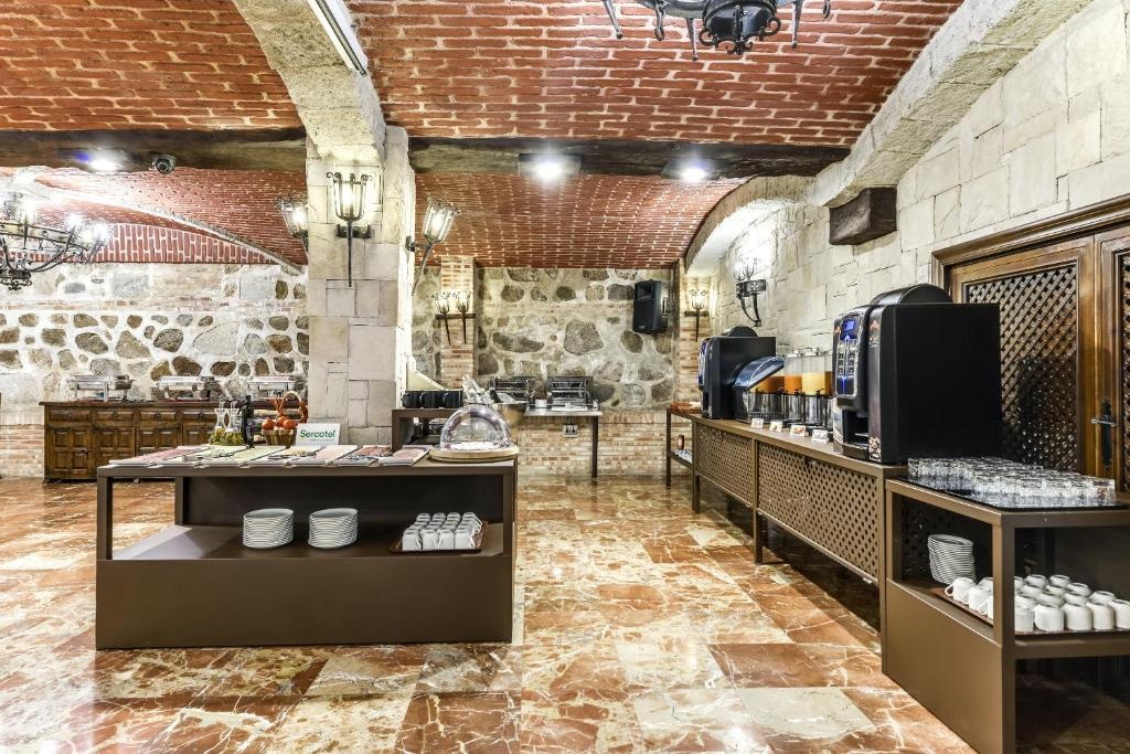 Sercotel Alfonso VI  Dining  Food And Beverages 9