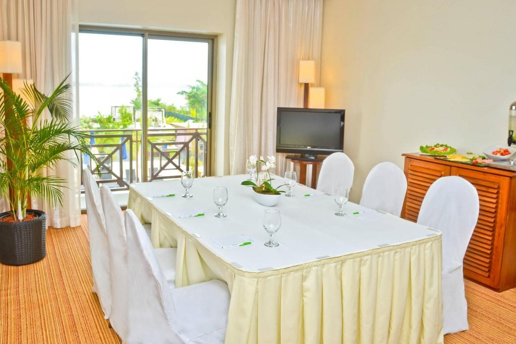 Courtyard Paramaribo  Facilities  Meeting Room Ballrooms 4