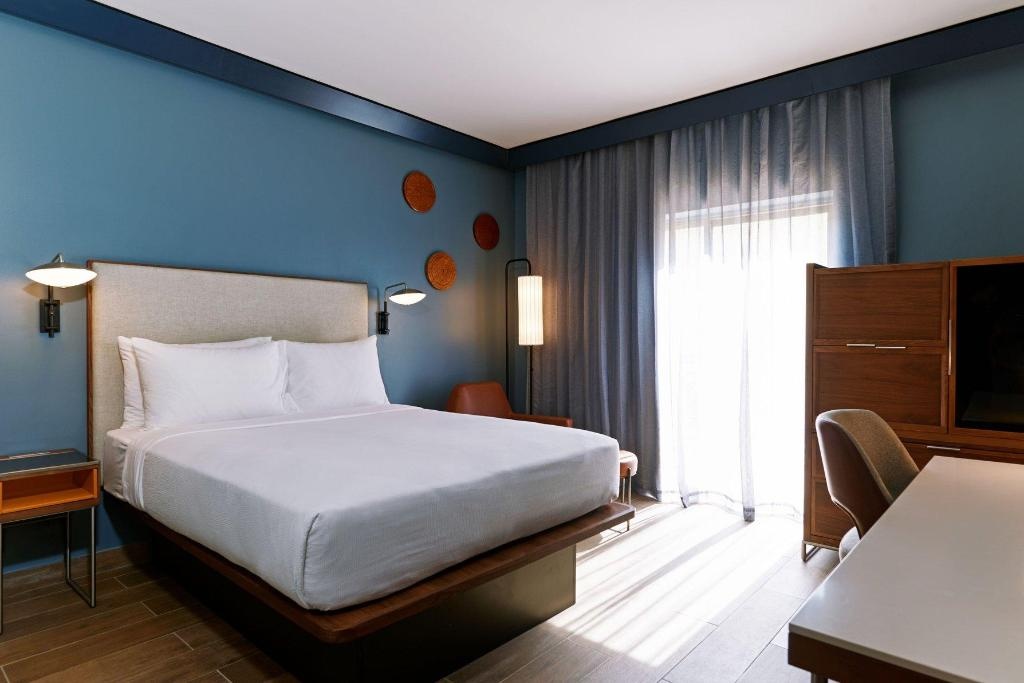 Courtyard Paramaribo  Rooms  Guest Room 1 Queen 10