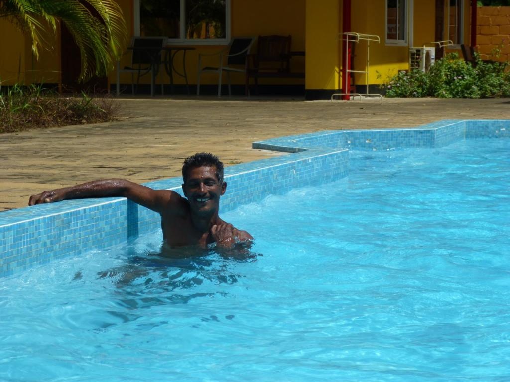 Kekemba Apartments Paramaribo  Facilities  Swimming Pool 11