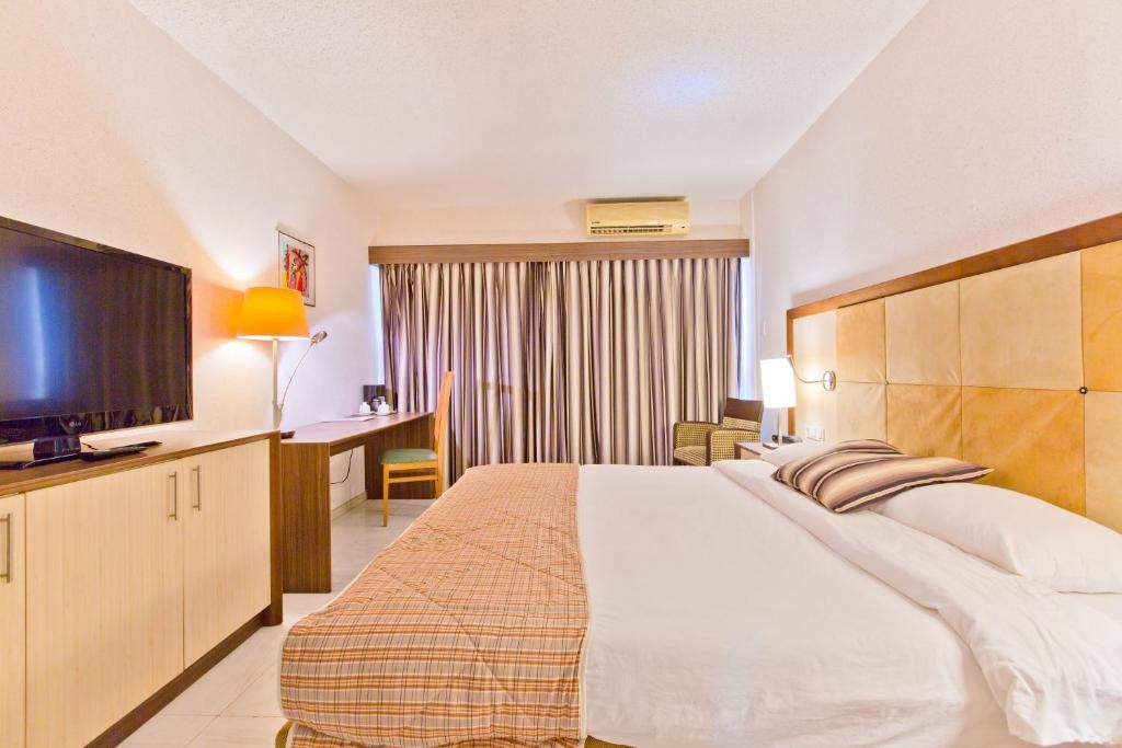 Queens Hotel  Rooms  Double Room 4