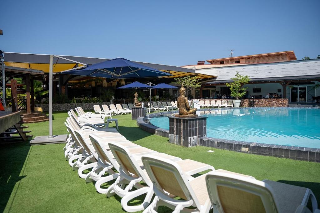 Torarica Resort  Facilities  Swimming Pool 8