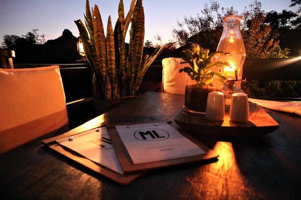 Mantenga Lodge  Dining  Restaurant 12