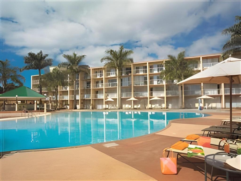 Lugogo Sun Hotel  Facilities  Swimming Pool 1