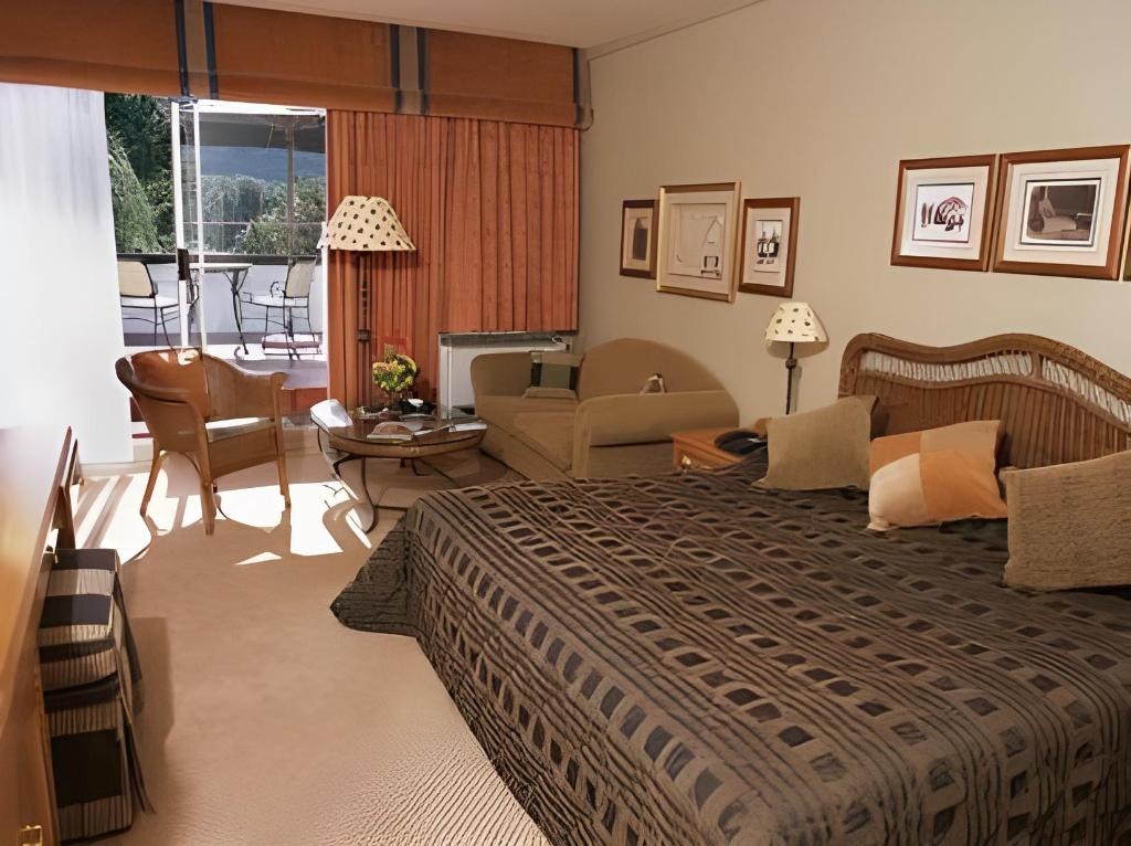 Royal Swazi Spa Hotel  Rooms  Luxury Bed 3