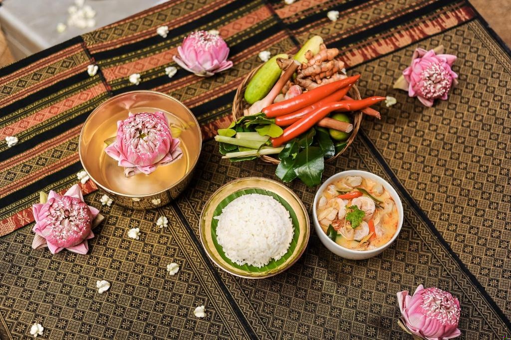 Montien Riverside Hotel Bangkok  Dining  Food And Beverages 17