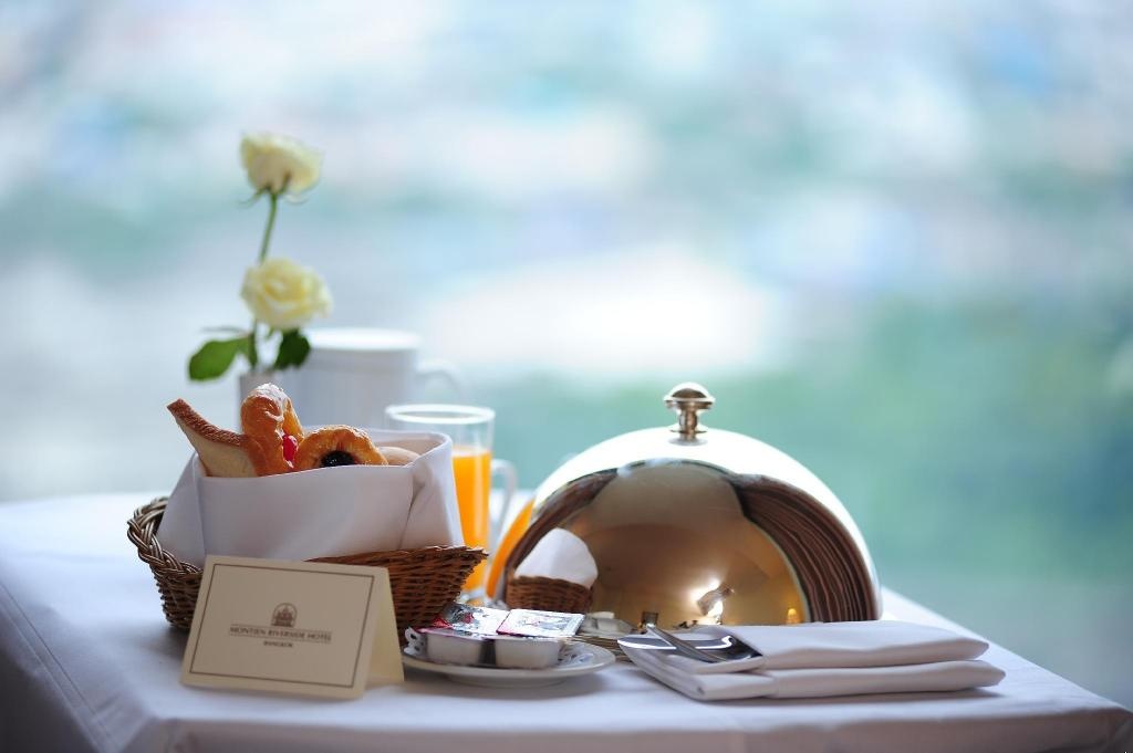 Montien Riverside Hotel Bangkok  Dining  Food And Beverages 23