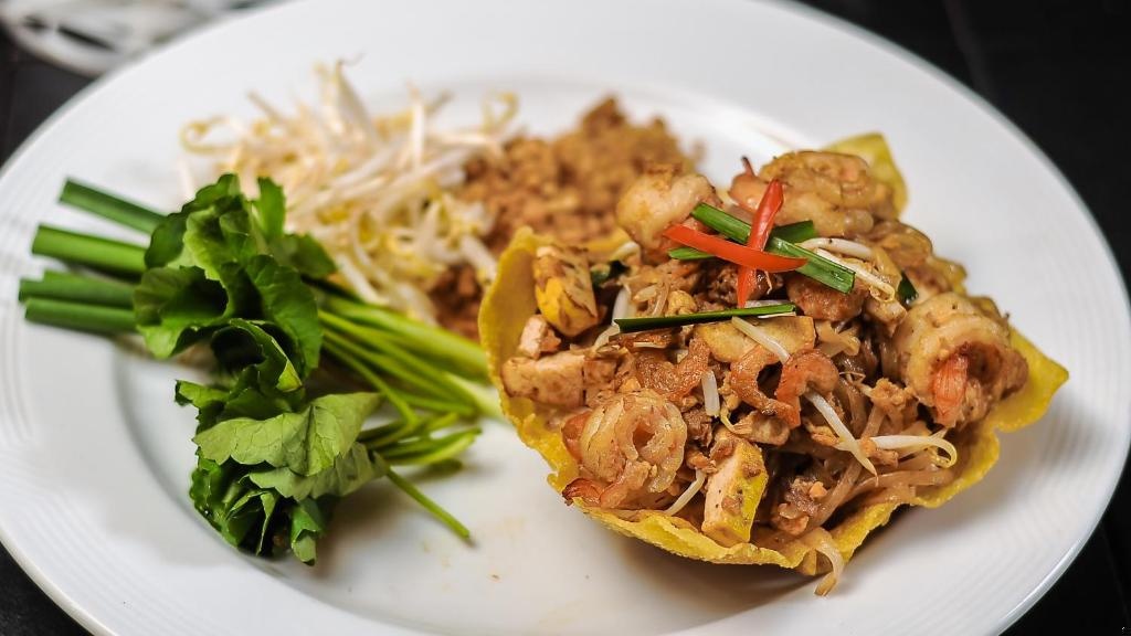 Montien Riverside Hotel Bangkok  Dining  Food And Beverages 31