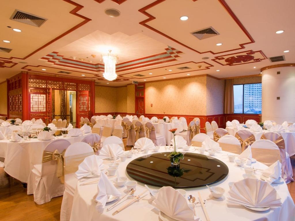 Montien Riverside Hotel Bangkok  Dining  Restaurant 20