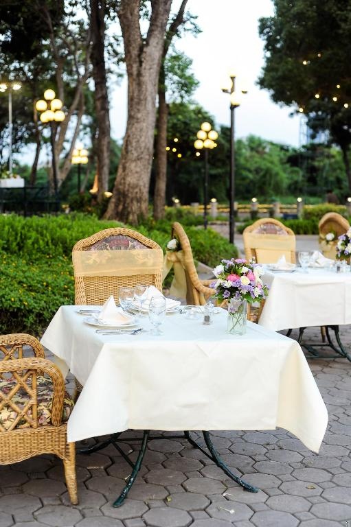 Montien Riverside Hotel Bangkok  Dining  Restaurant 29