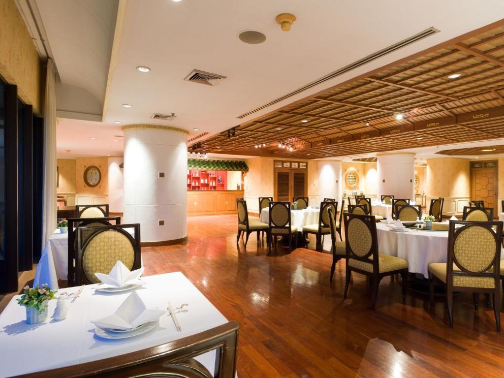 Montien Riverside Hotel Bangkok  Dining  Restaurant 6