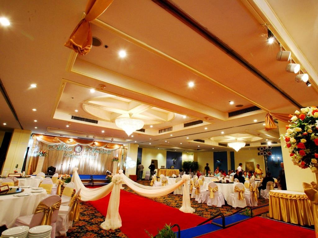 Montien Riverside Hotel Bangkok  Facilities  Banquet Hall 14