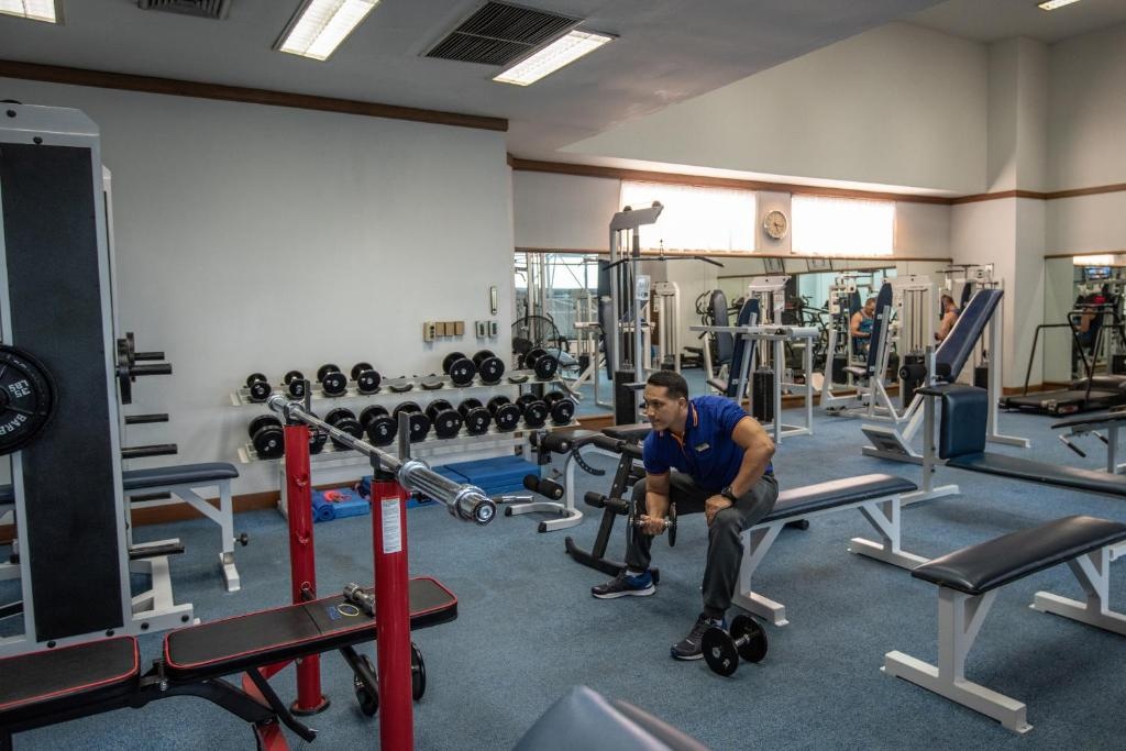 Montien Riverside Hotel Bangkok  Facilities  Fitness Center 34