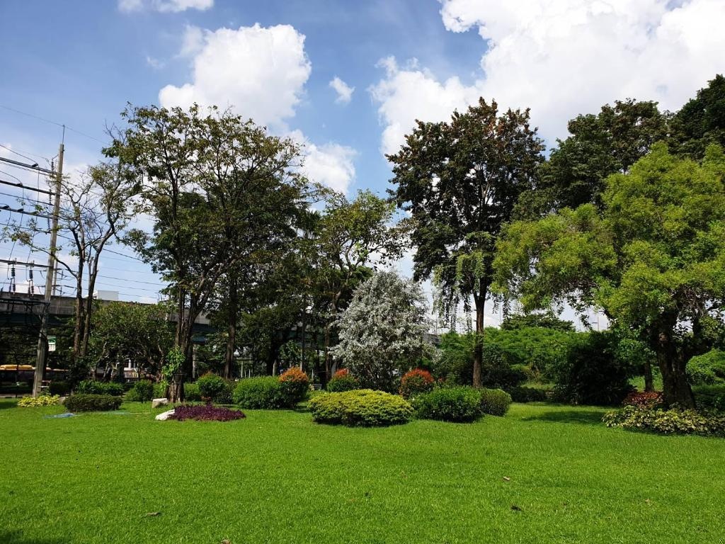 Montien Riverside Hotel Bangkok  Facilities  Garden 68