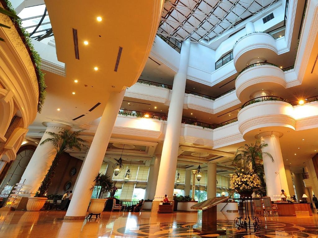 Montien Riverside Hotel Bangkok  Property Views  Lobby 39