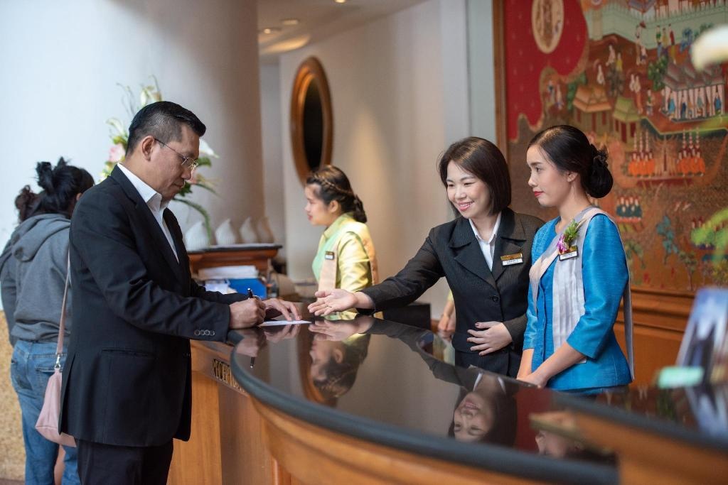 Montien Riverside Hotel Bangkok  Property Views  Reception 49