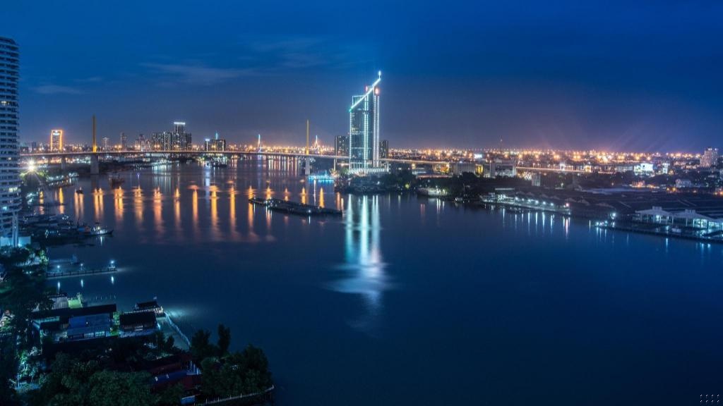 Montien Riverside Hotel Bangkok  Property Views  View 3