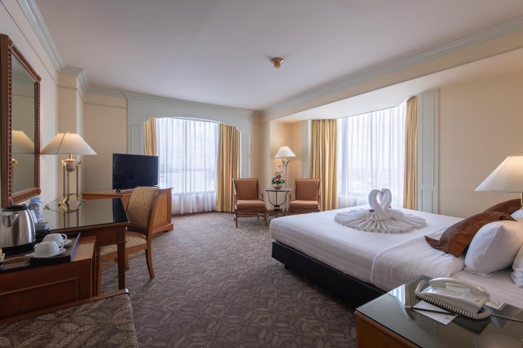 Montien Riverside Hotel Bangkok  Rooms  Rooms Image 9 9