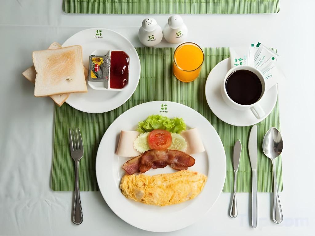 New Season Hotel  Dining  Dining Image 17 17