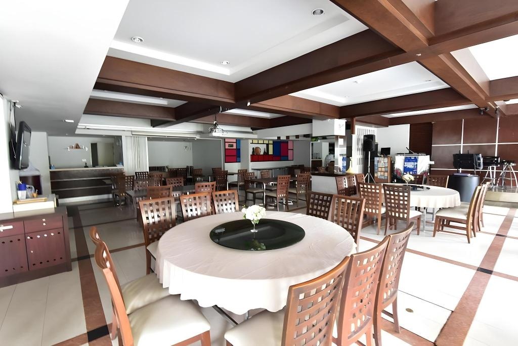 New Season Hotel  Dining  Dining Image 4 4