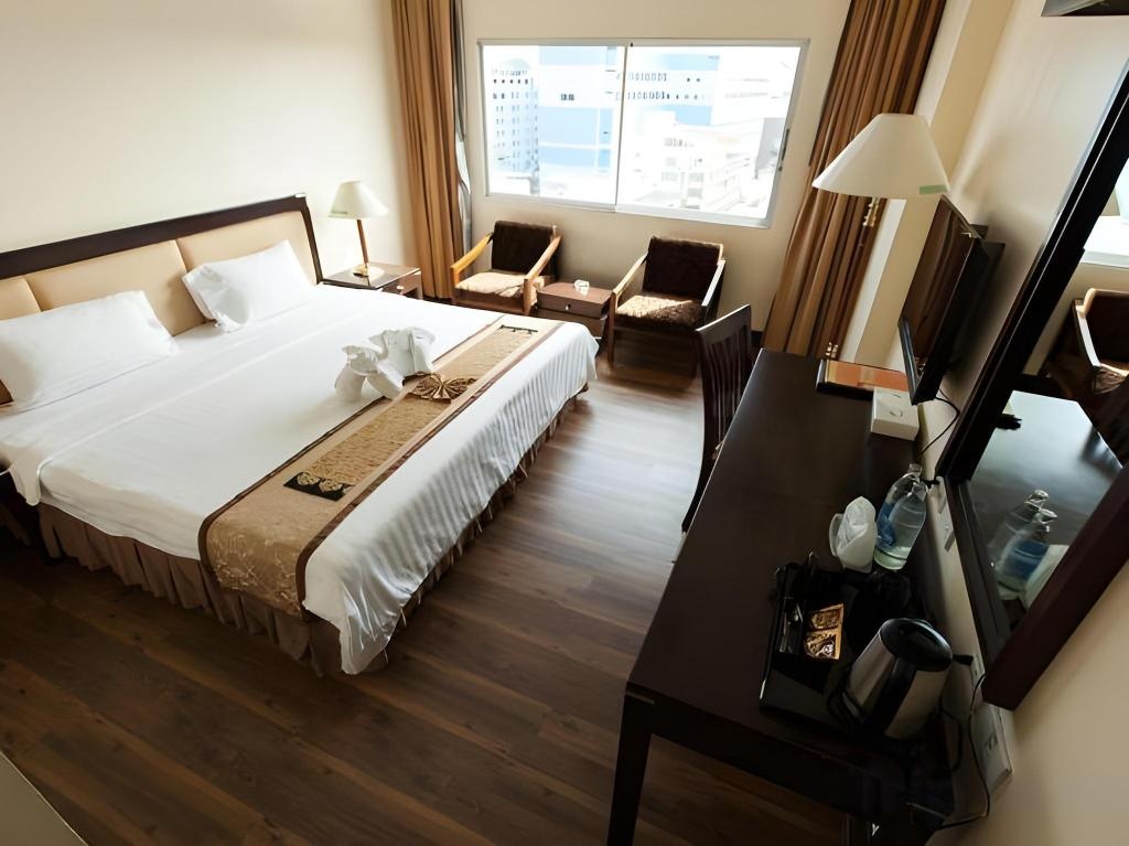 New Season Hotel  Rooms  Rooms Image 11 11