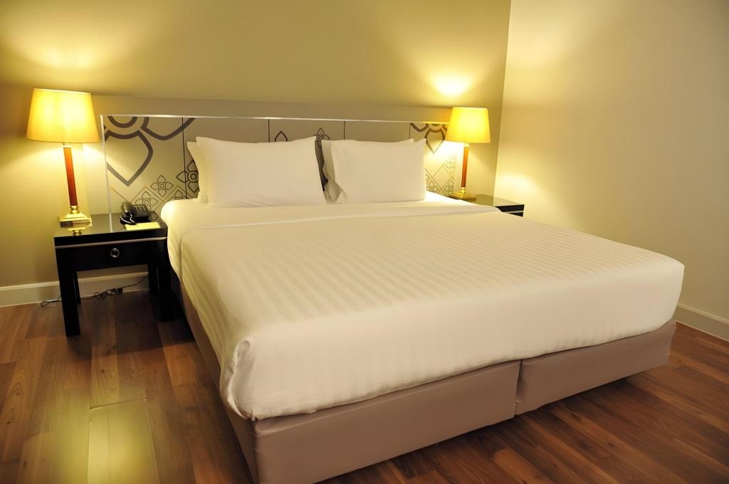 New Season Hotel  Rooms  Rooms Image 16 16