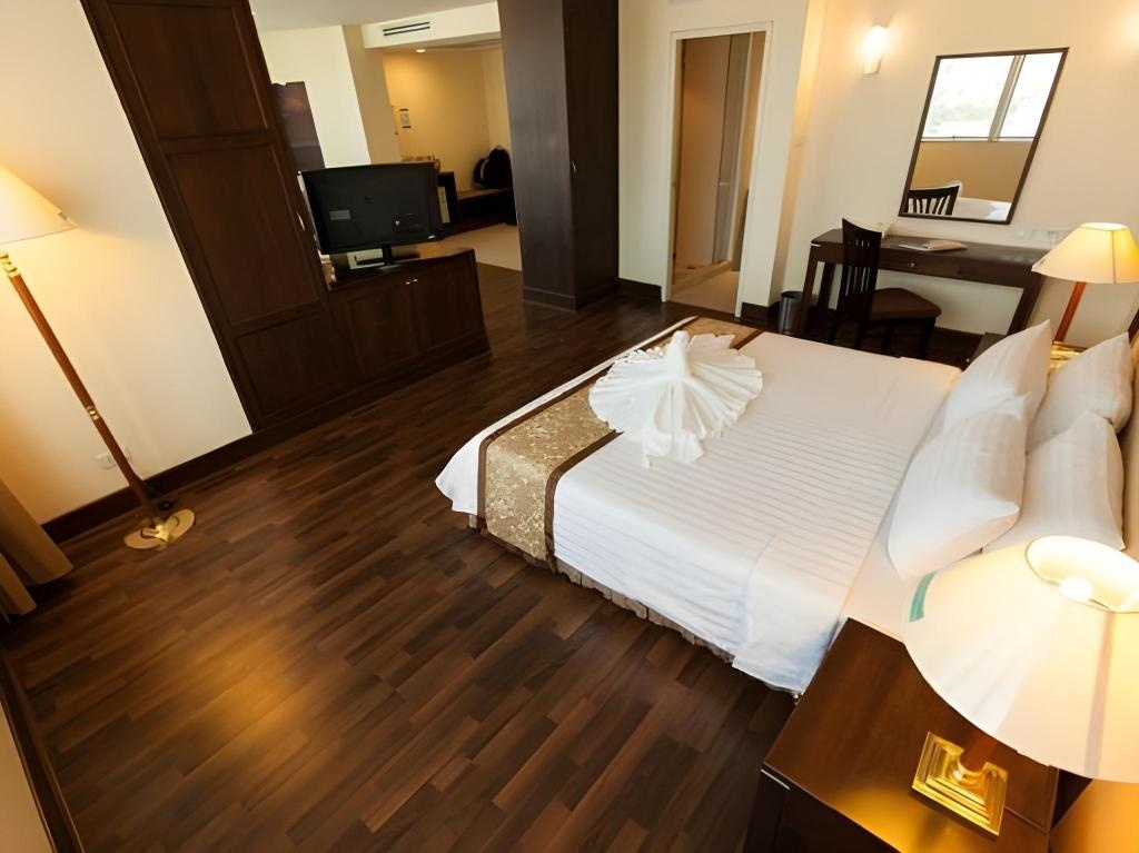 New Season Hotel  Rooms  Rooms Image 7 7