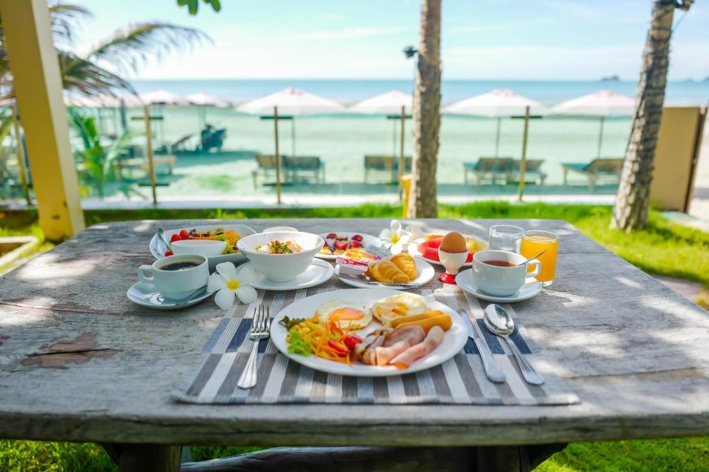 Blue Wave Hotel Hua HindiningRestaurant1