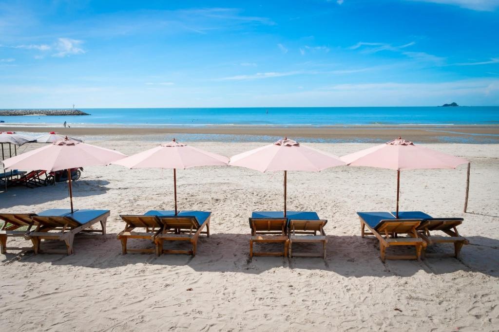 Blue Wave Hotel Hua HinfacilitiesPrivate Beach1
