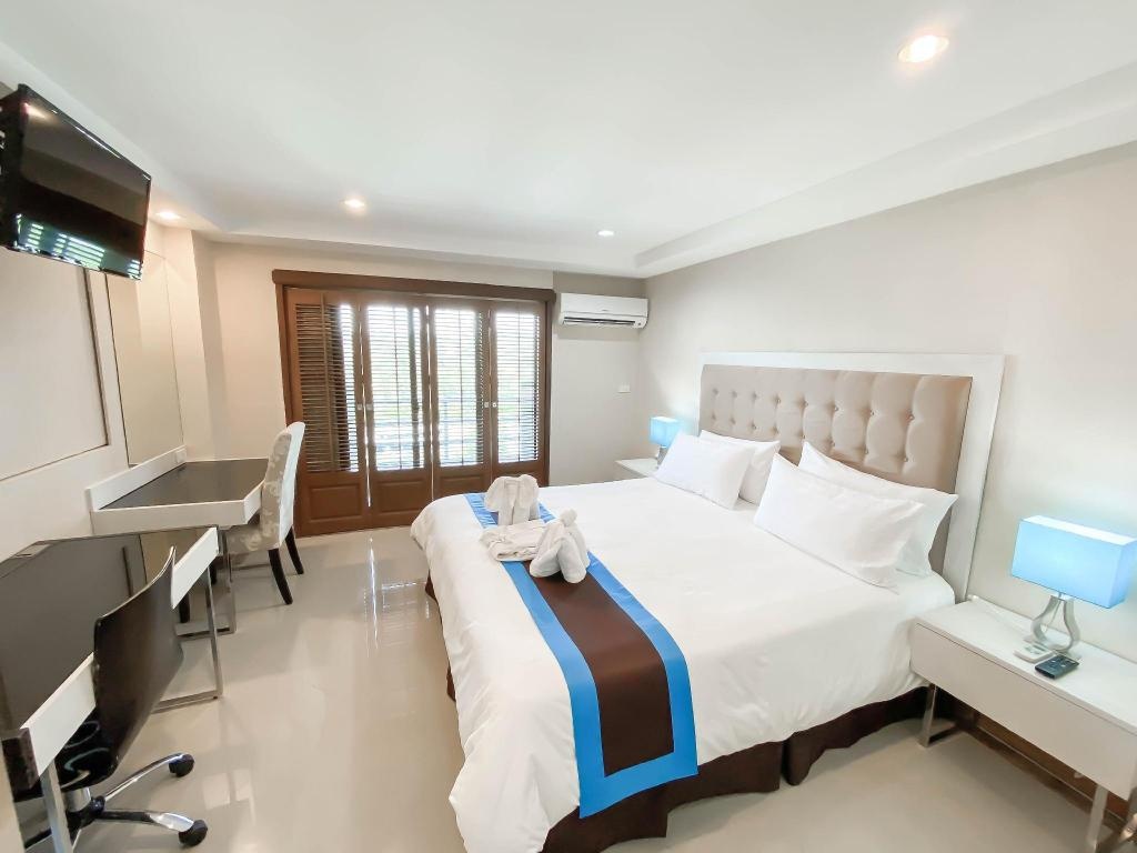 Blue Wave Hotel Hua HinroomsPresidential Suite3