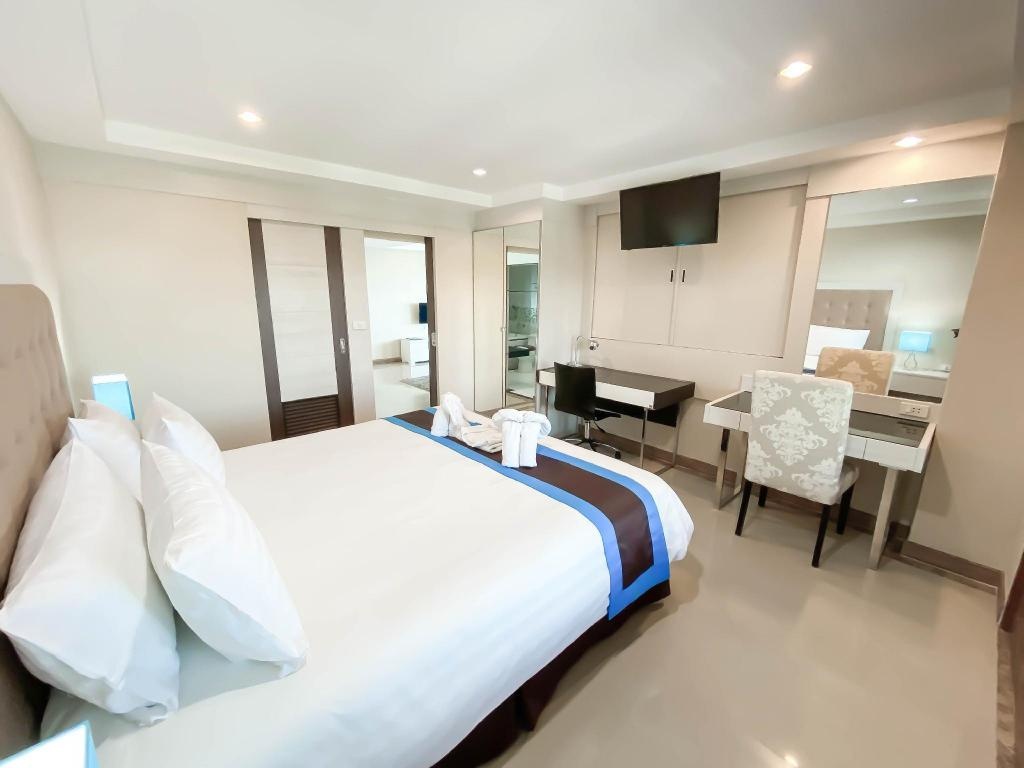 Blue Wave Hotel Hua HinroomsPresidential Suite6