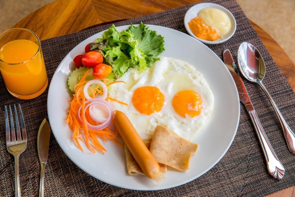 Triple Tree Beach Resort  Dining  Food And Beverages 2