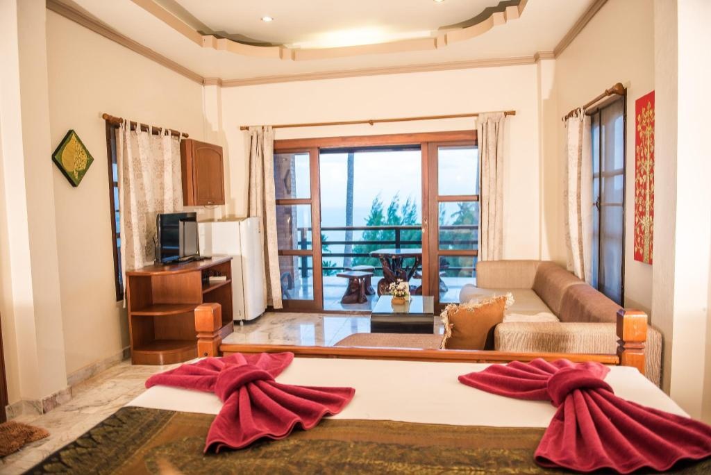 Laem Sila Resort  Rooms  Grand Villa 3