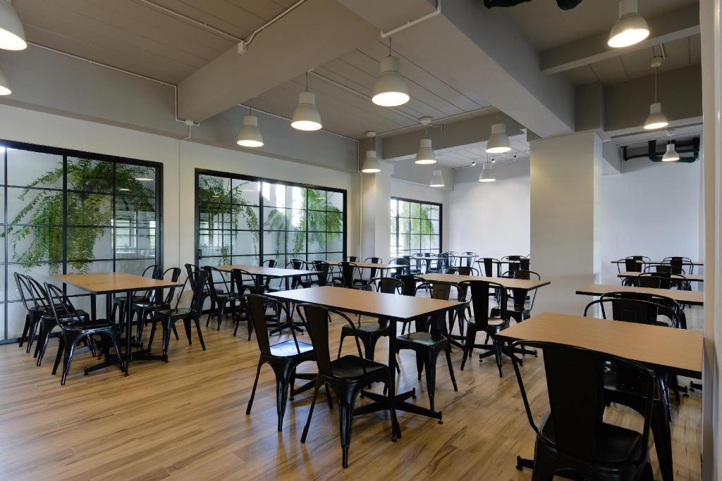 Ruenthip Residence PattayadiningRestaurant4