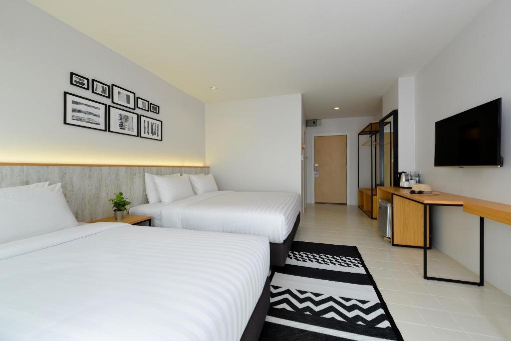 Ruenthip Residence PattayaroomsDeluxe Triple Room7